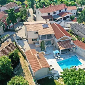 Ferienhaus Casa Nuoneti By Rent Istria, Žminj