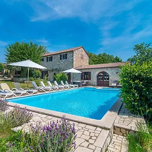 Villa Murva, Žminj