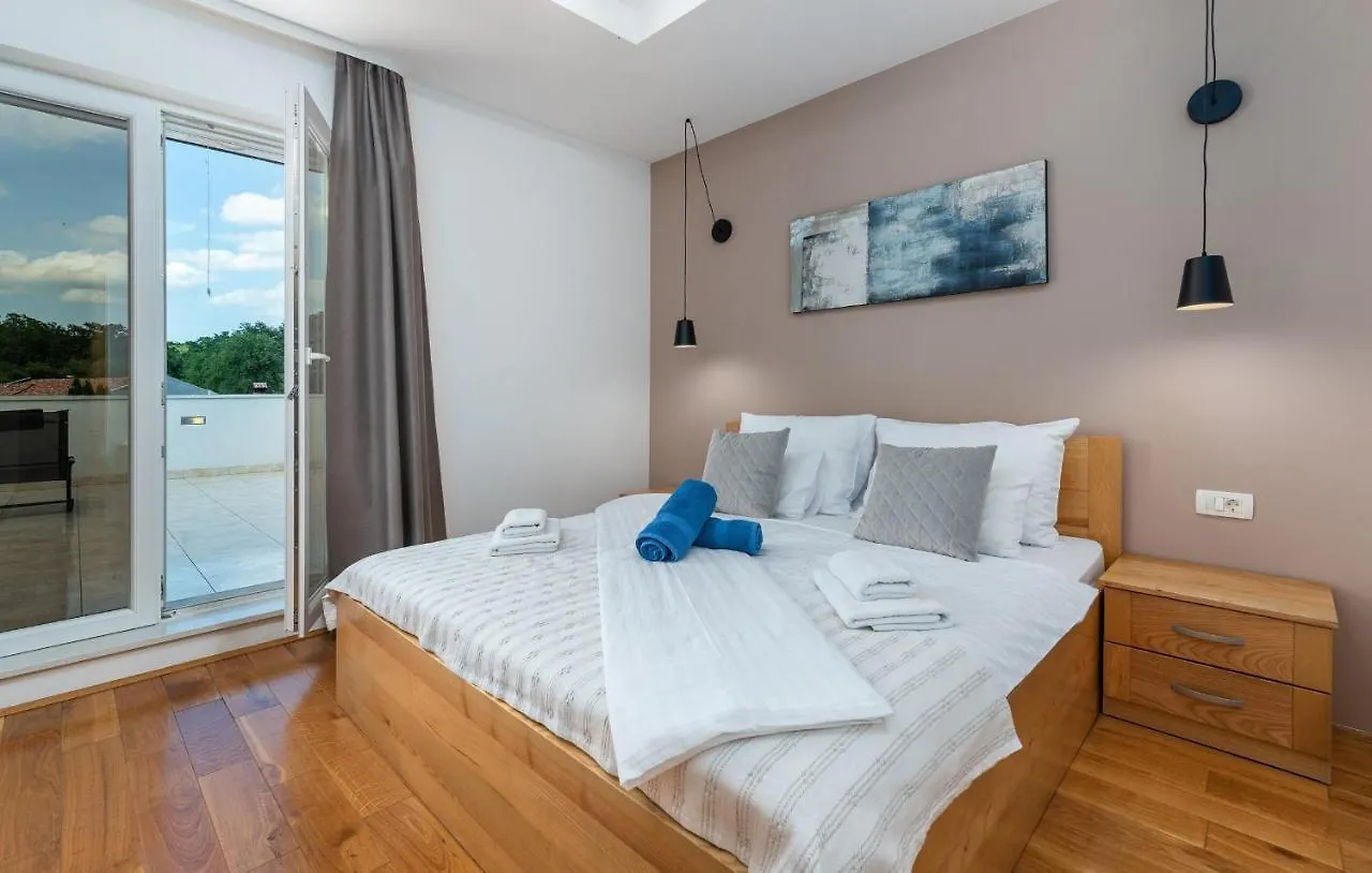 Luxury Villa Kate With Pool In Žminj
